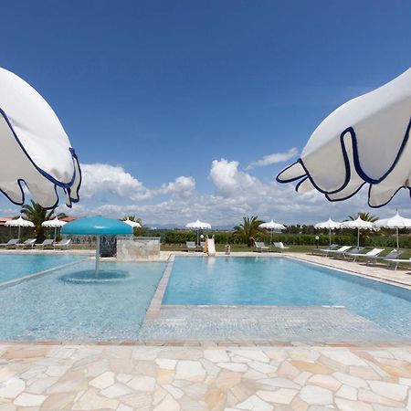 Fattoria Maremmana Aparthotel Marina di Grosseto Bagian luar foto