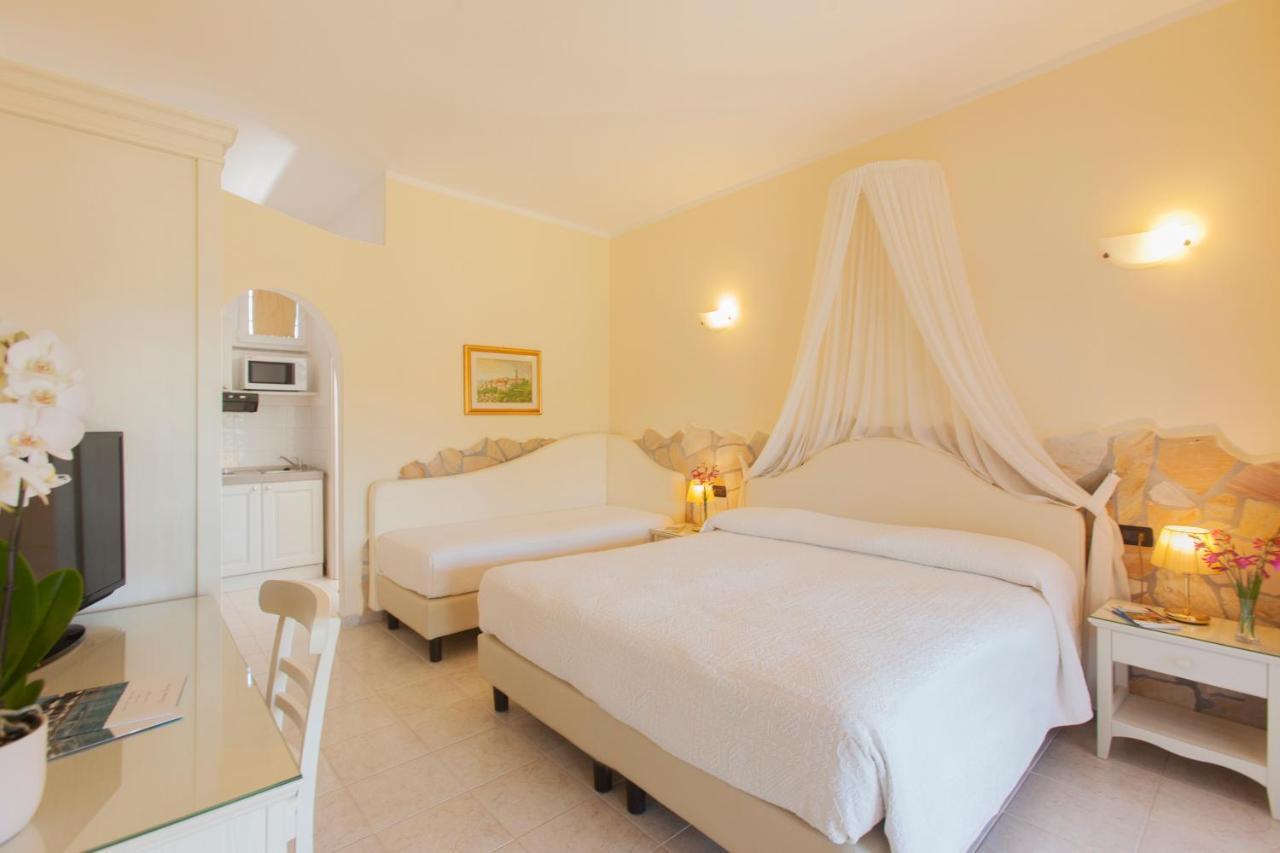 Fattoria Maremmana Aparthotel Marina di Grosseto Bagian luar foto