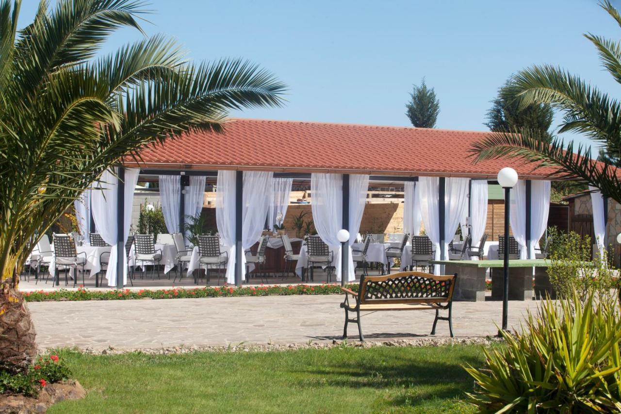 Fattoria Maremmana Aparthotel Marina di Grosseto Bagian luar foto