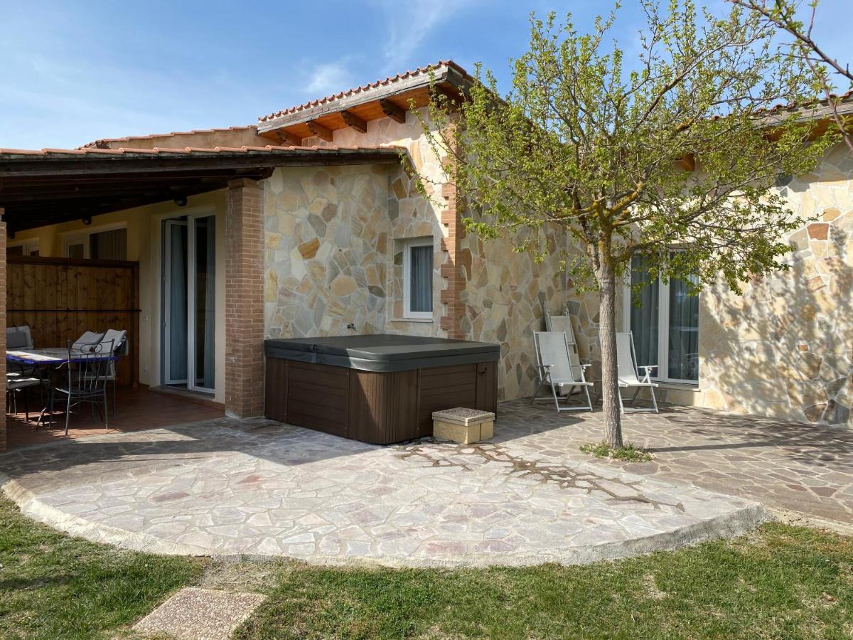 Fattoria Maremmana Aparthotel Marina di Grosseto Bagian luar foto
