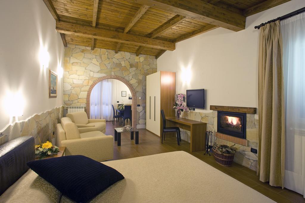 Fattoria Maremmana Aparthotel Marina di Grosseto Bagian luar foto