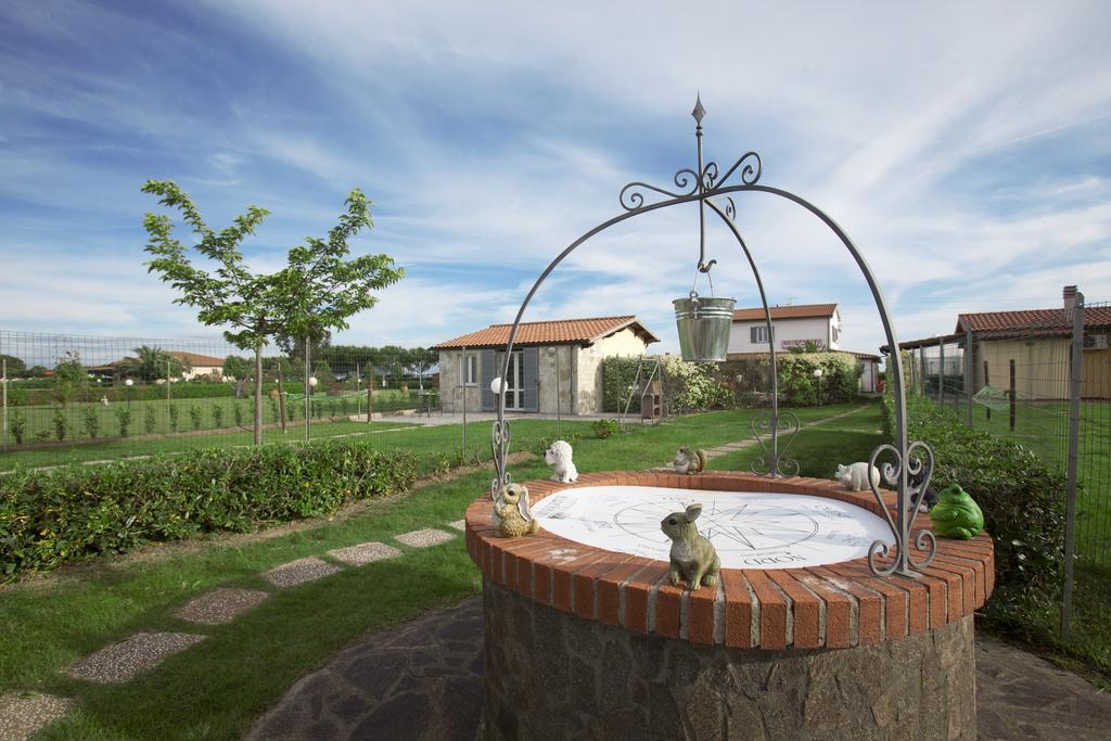 Fattoria Maremmana Aparthotel Marina di Grosseto Bagian luar foto