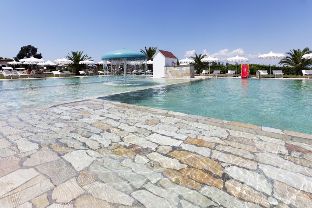 Fattoria Maremmana Aparthotel Marina di Grosseto Bagian luar foto