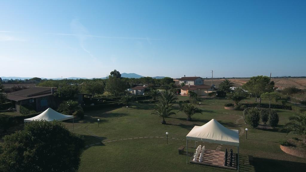 Fattoria Maremmana Aparthotel Marina di Grosseto Bagian luar foto