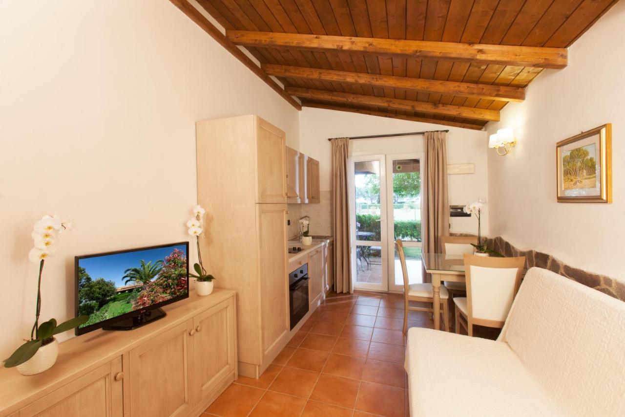 Fattoria Maremmana Aparthotel Marina di Grosseto Bagian luar foto