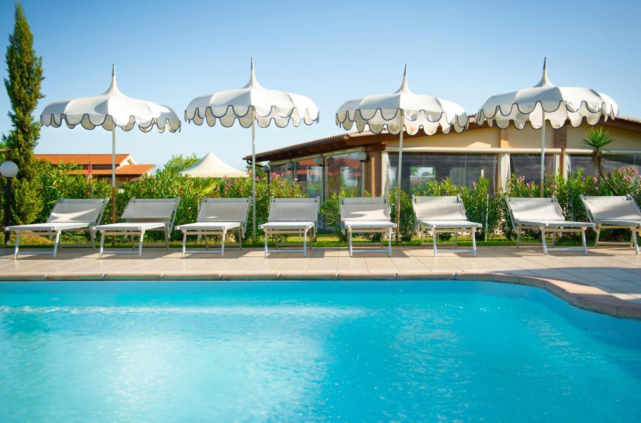 Fattoria Maremmana Aparthotel Marina di Grosseto Bagian luar foto