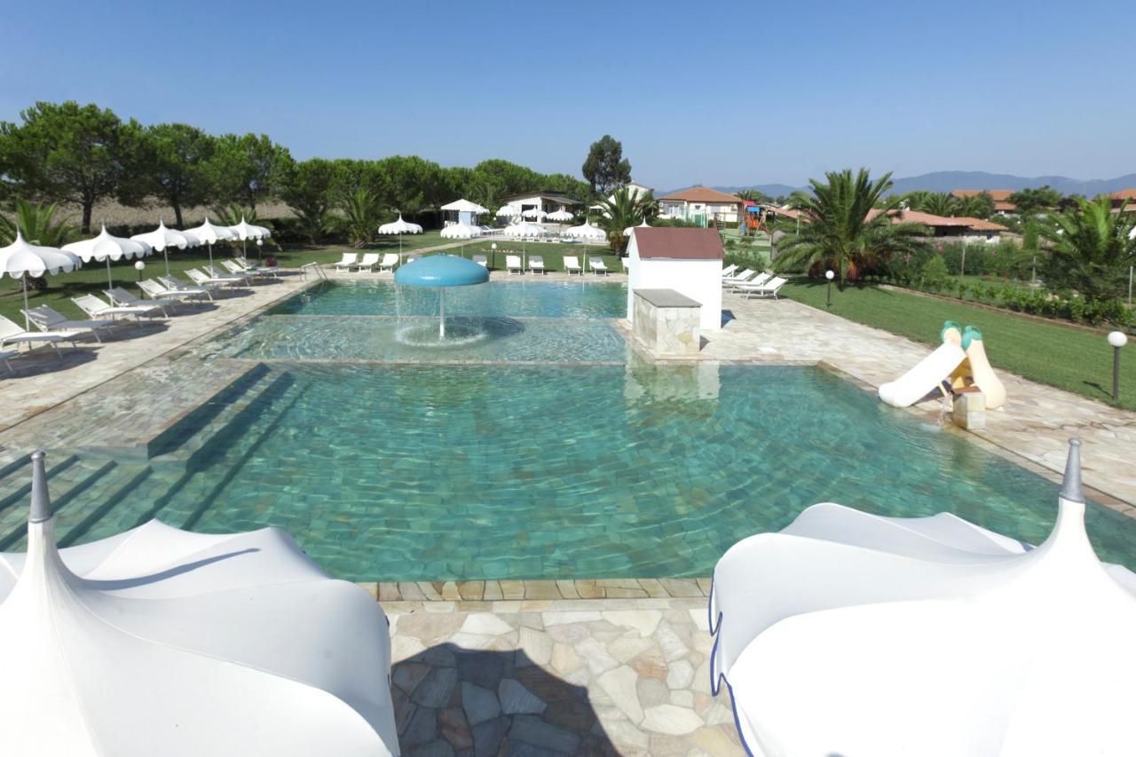 Fattoria Maremmana Aparthotel Marina di Grosseto Bagian luar foto