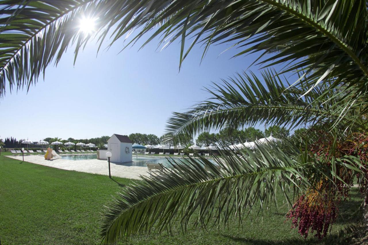 Fattoria Maremmana Aparthotel Marina di Grosseto Bagian luar foto