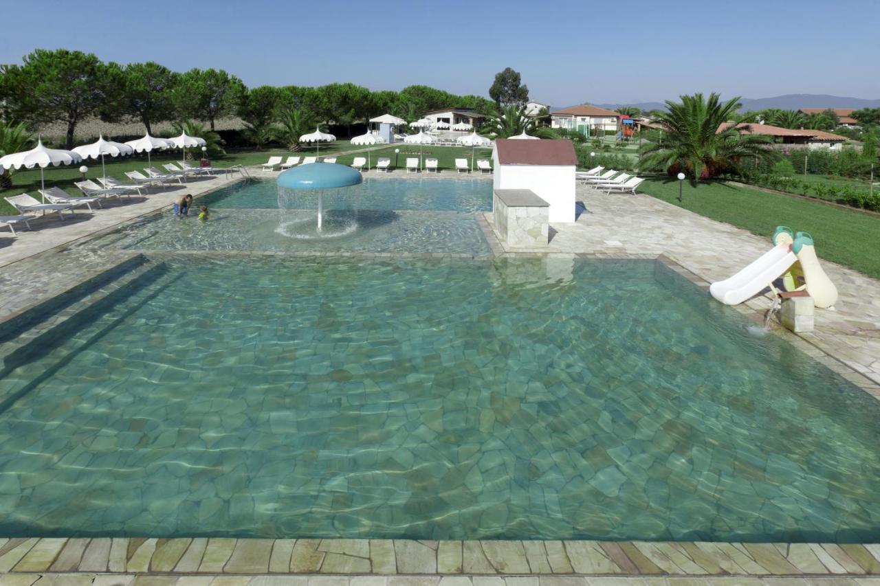 Fattoria Maremmana Aparthotel Marina di Grosseto Bagian luar foto